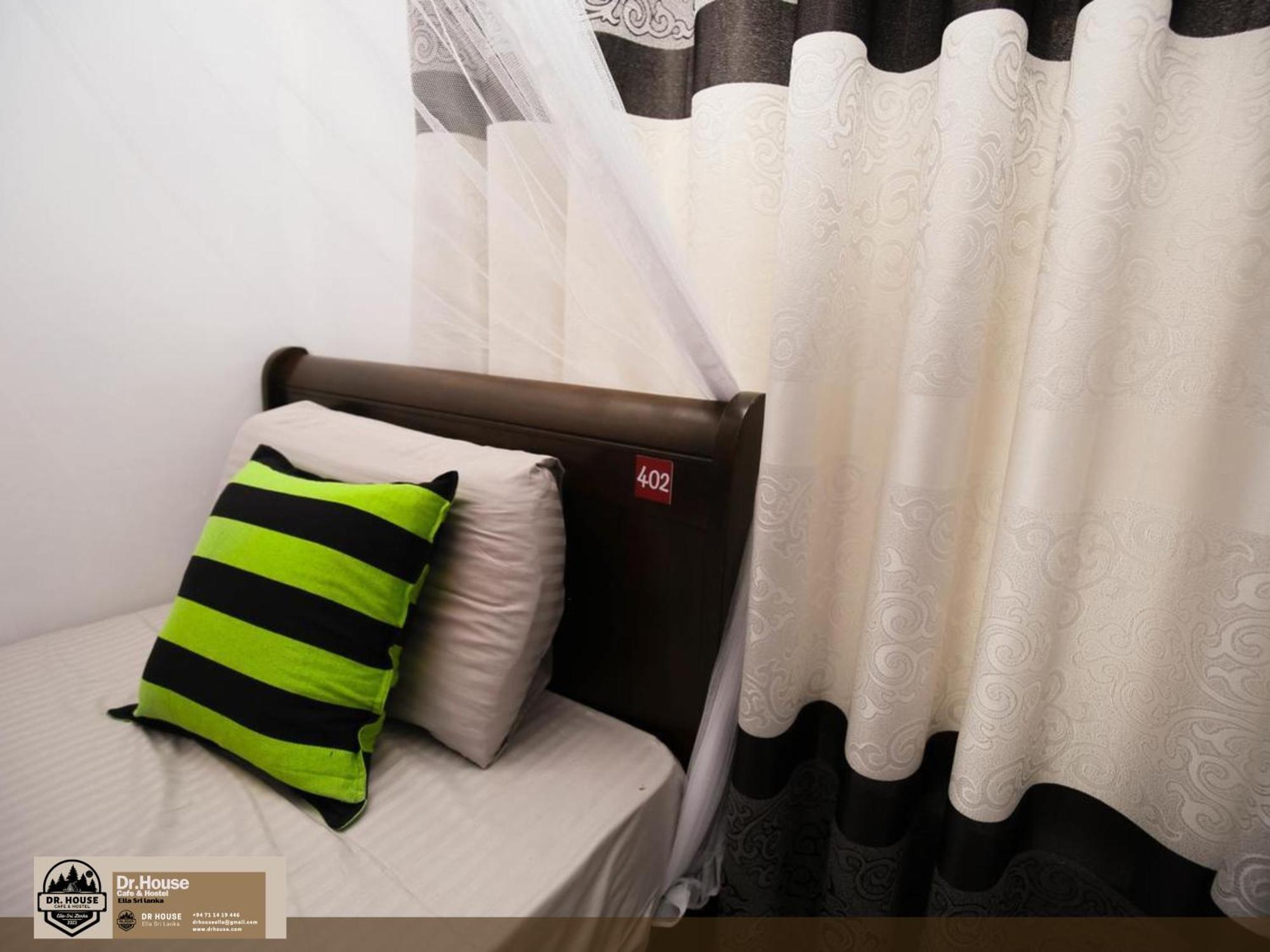 Dr House Ella - Hostel & Cafe Екстер'єр фото