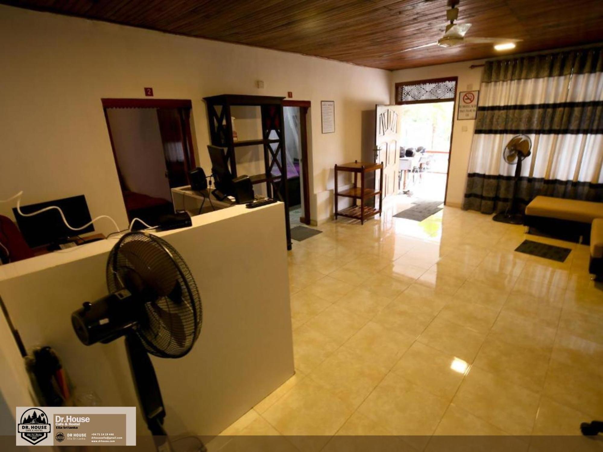 Dr House Ella - Hostel & Cafe Екстер'єр фото