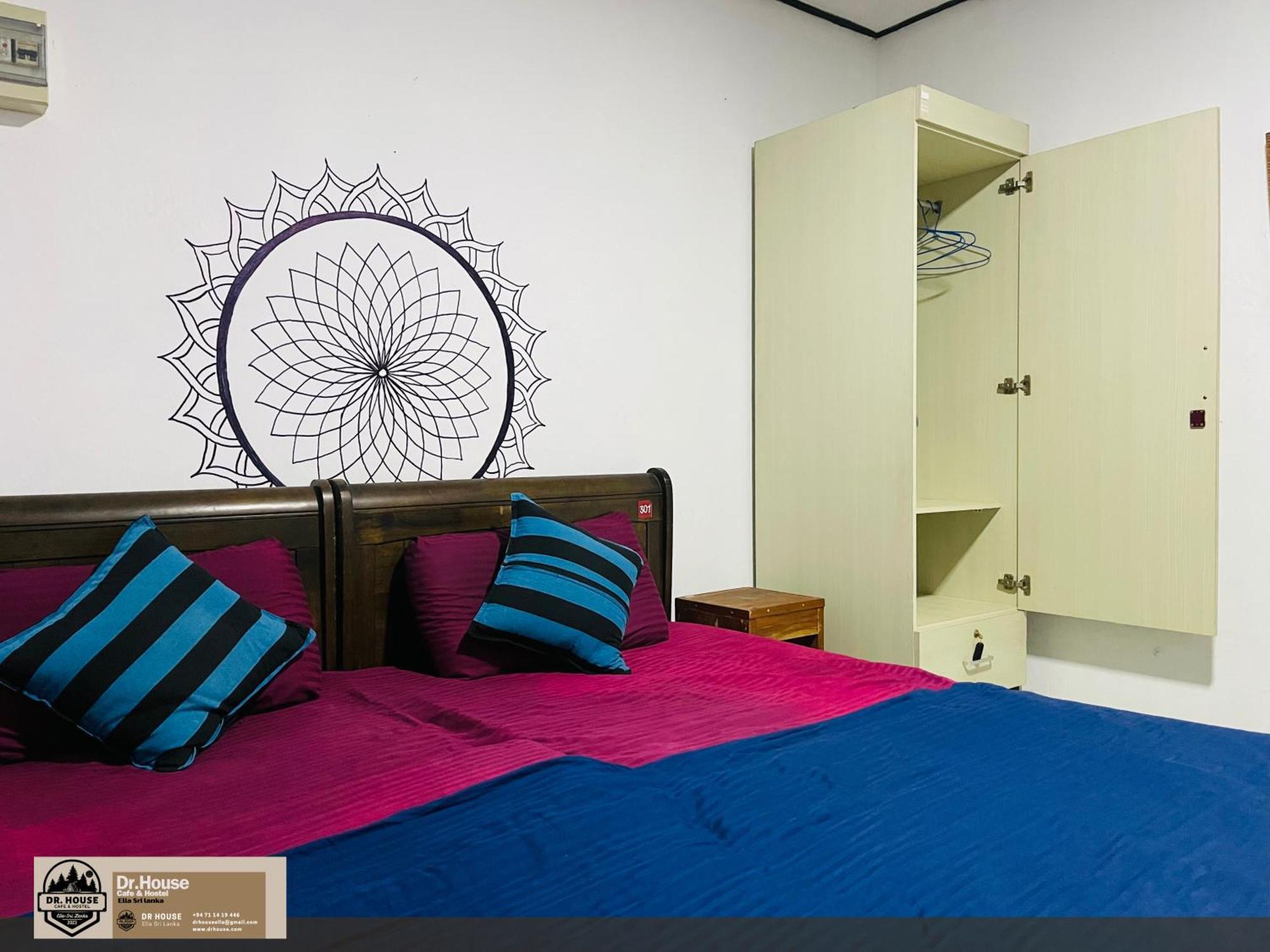 Dr House Ella - Hostel & Cafe Екстер'єр фото