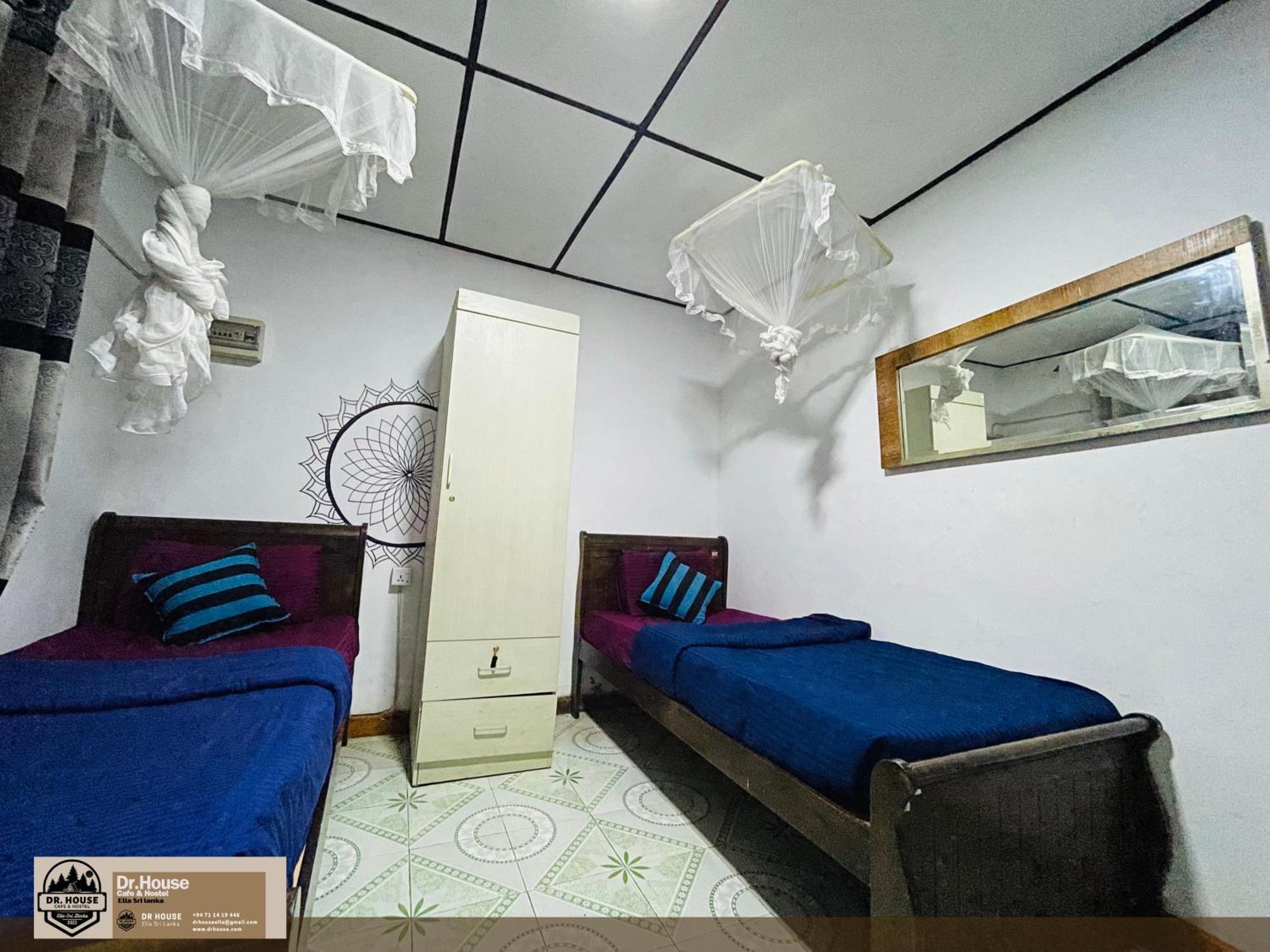 Dr House Ella - Hostel & Cafe Екстер'єр фото