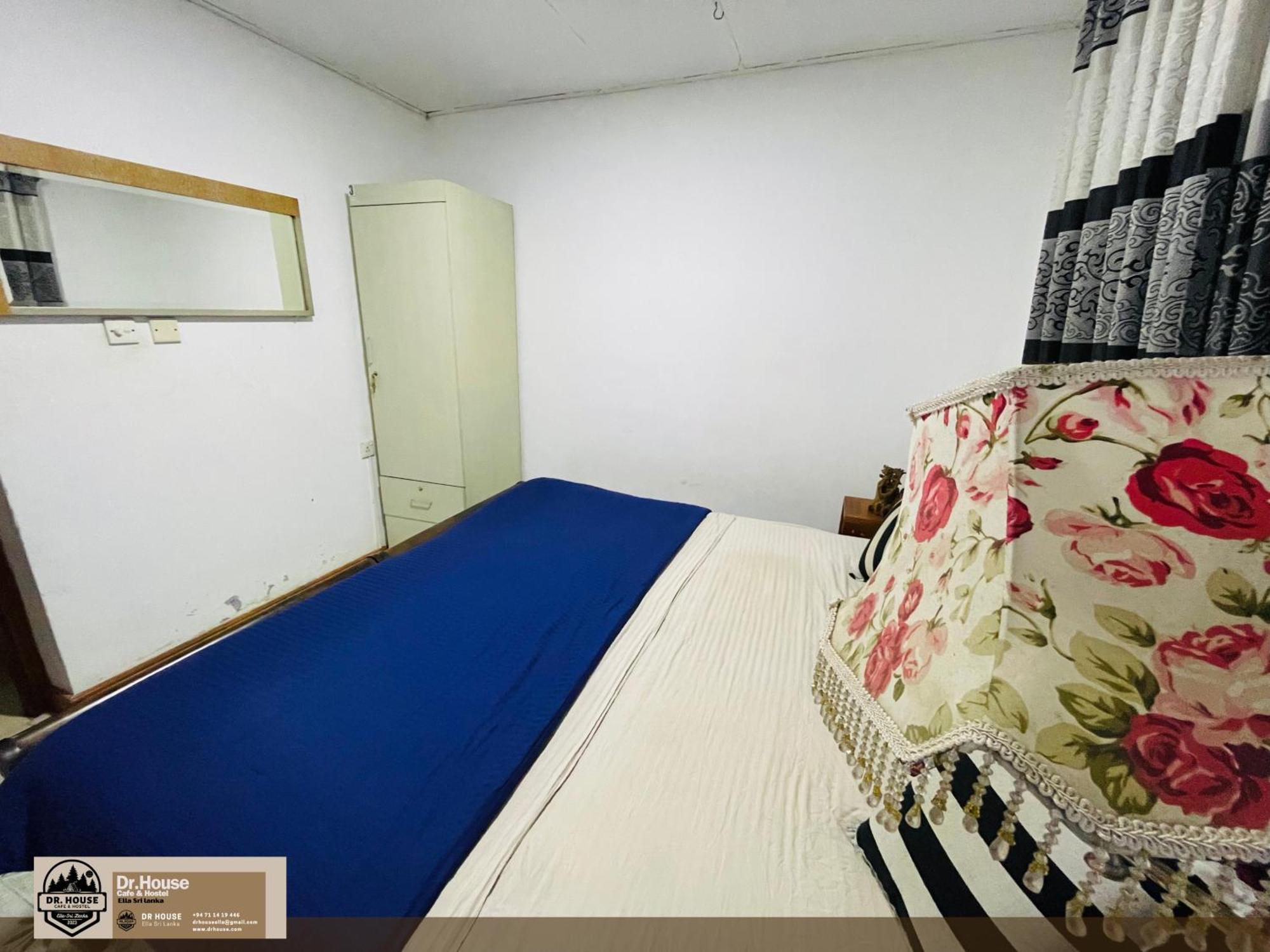 Dr House Ella - Hostel & Cafe Екстер'єр фото