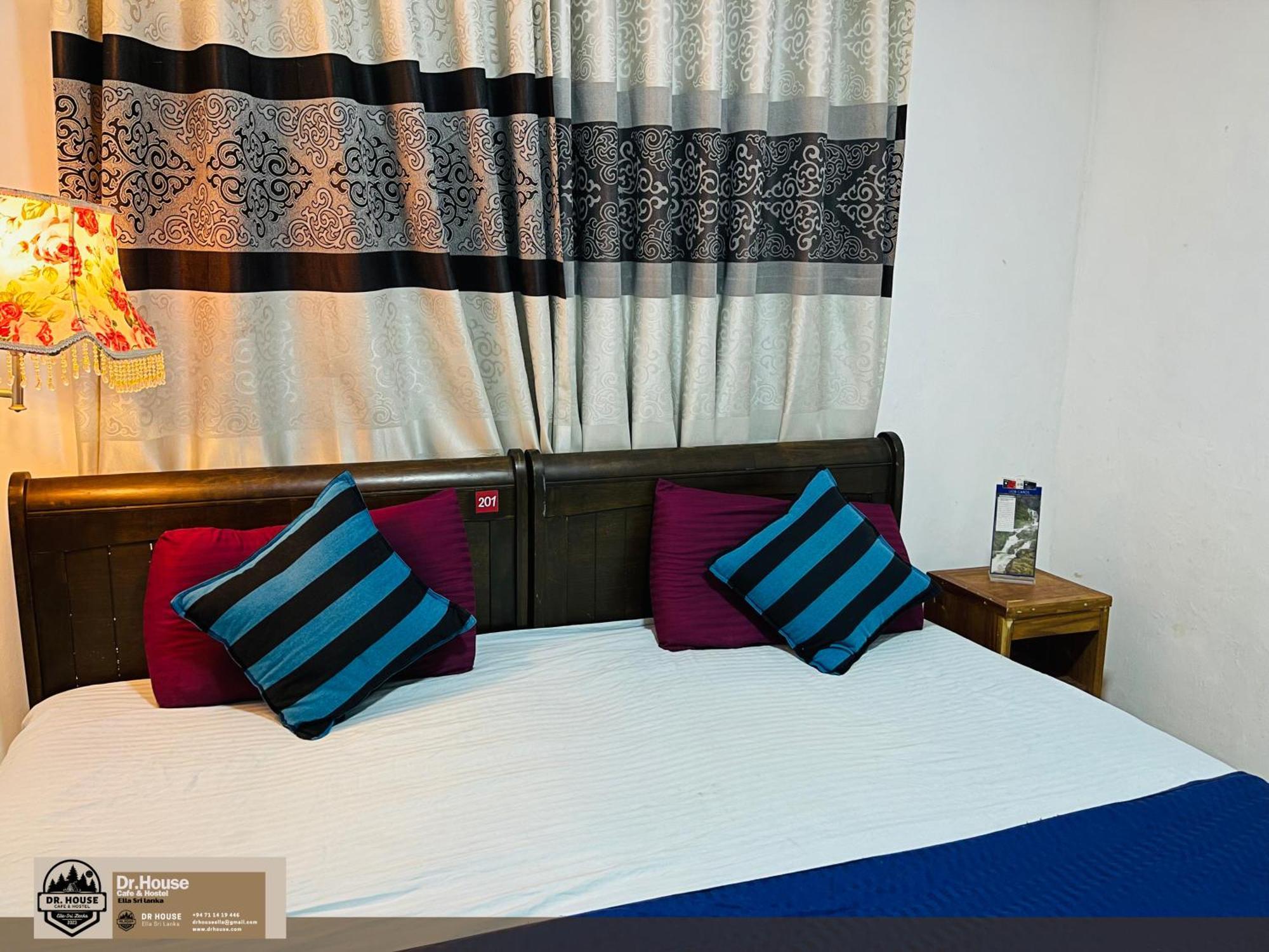 Dr House Ella - Hostel & Cafe Екстер'єр фото